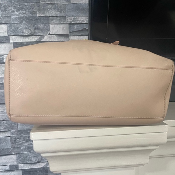 Tory Burch" Emerson Tote - Picture 12 of 15